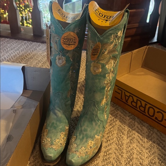 CORRAL BOOTS
Leather Embroidered Floral Western Boots 7.5 turquoise - Picture 7 of 10